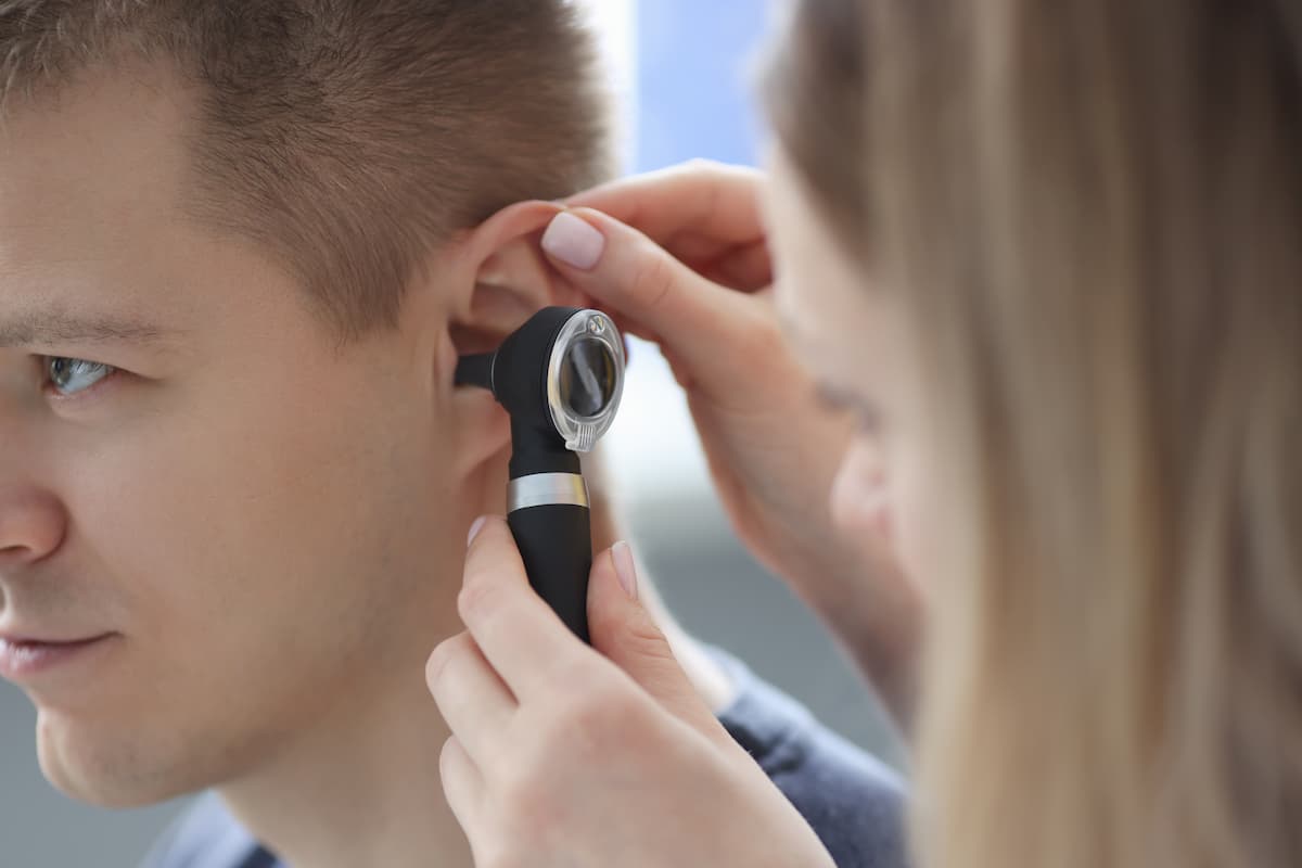 Les possibles complications d’une otite non traitée