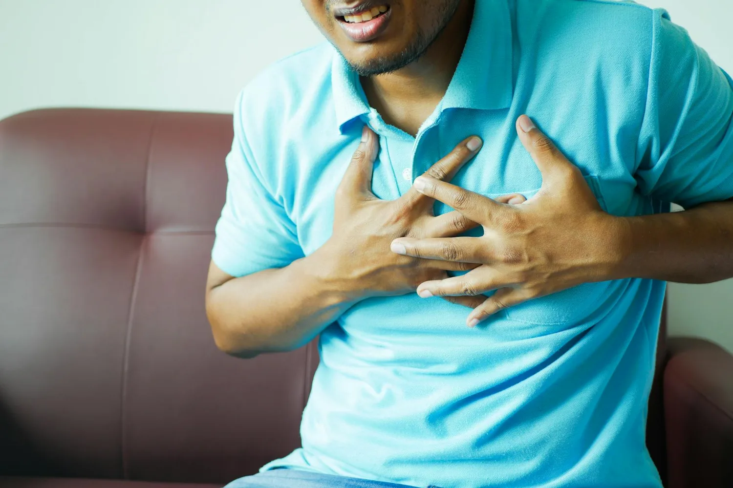 Douleur intercostale gauche : causes, traitements et conseils
