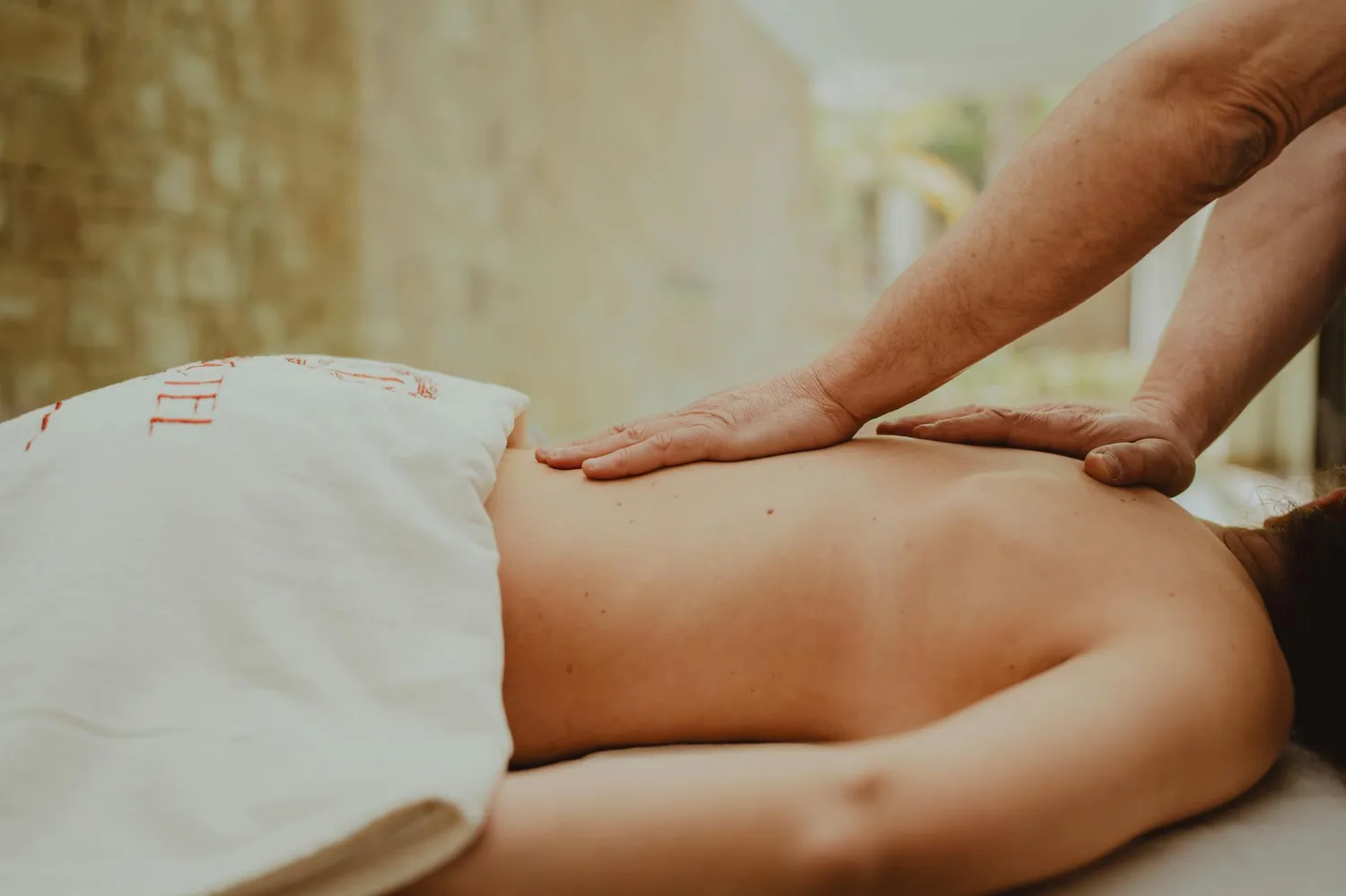 Massages japonais : techniques, bienfaits et où en profiter